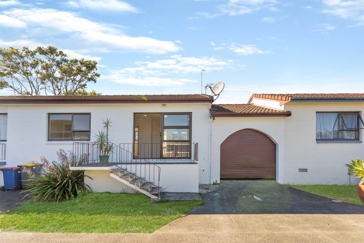 3/6 Craigbank Avenue, New Lynn, Auckland - Carousel 2