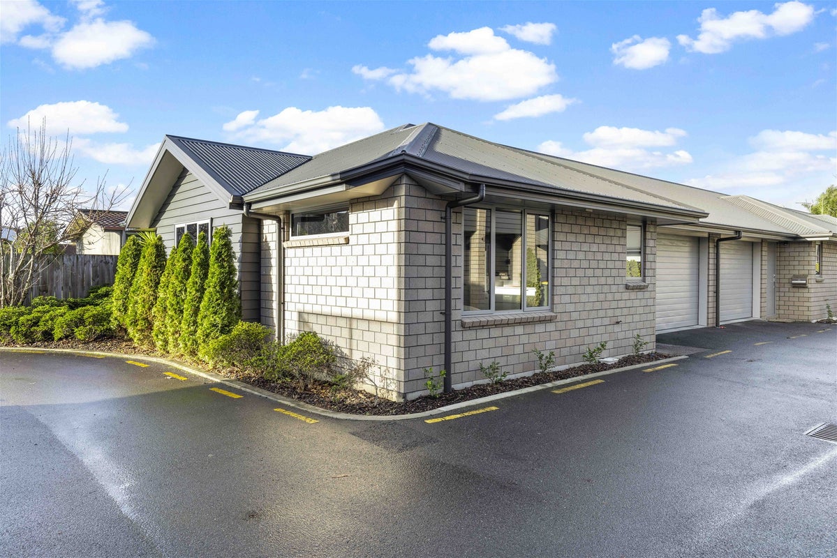 7 Stadium Lane, Whitiora, Hamilton - Carousel 1