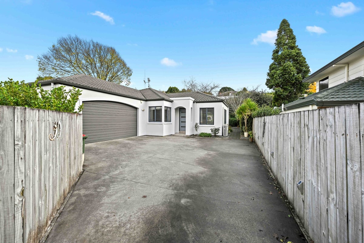 32A Horne Street, Hamilton Central, Hamilton - Carousel 18