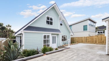 27B Pinnacle Street, Seatoun, Wellington - Carousel 1