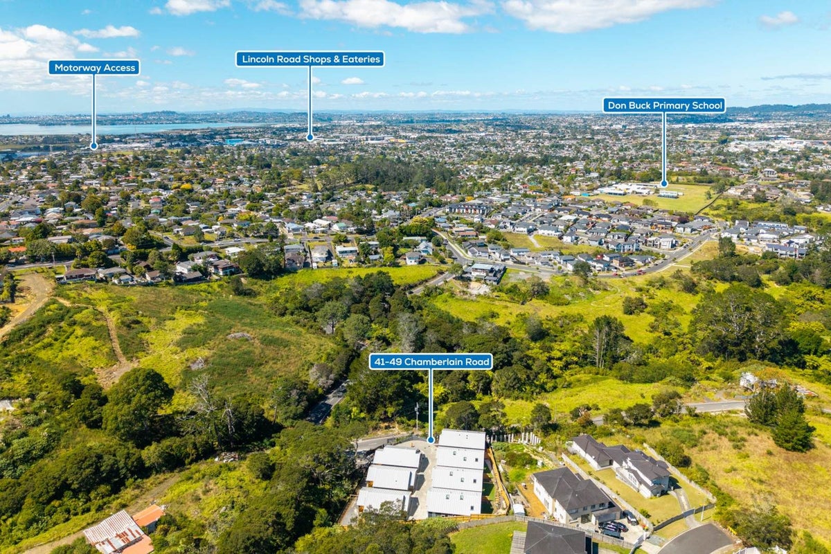 41B Chamberlain Road, Massey, Auckland - Carousel 24