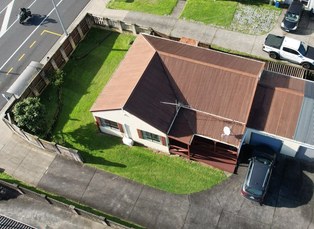 2/29 Akoranga Drive, Northcote, Auckland - Carousel 1