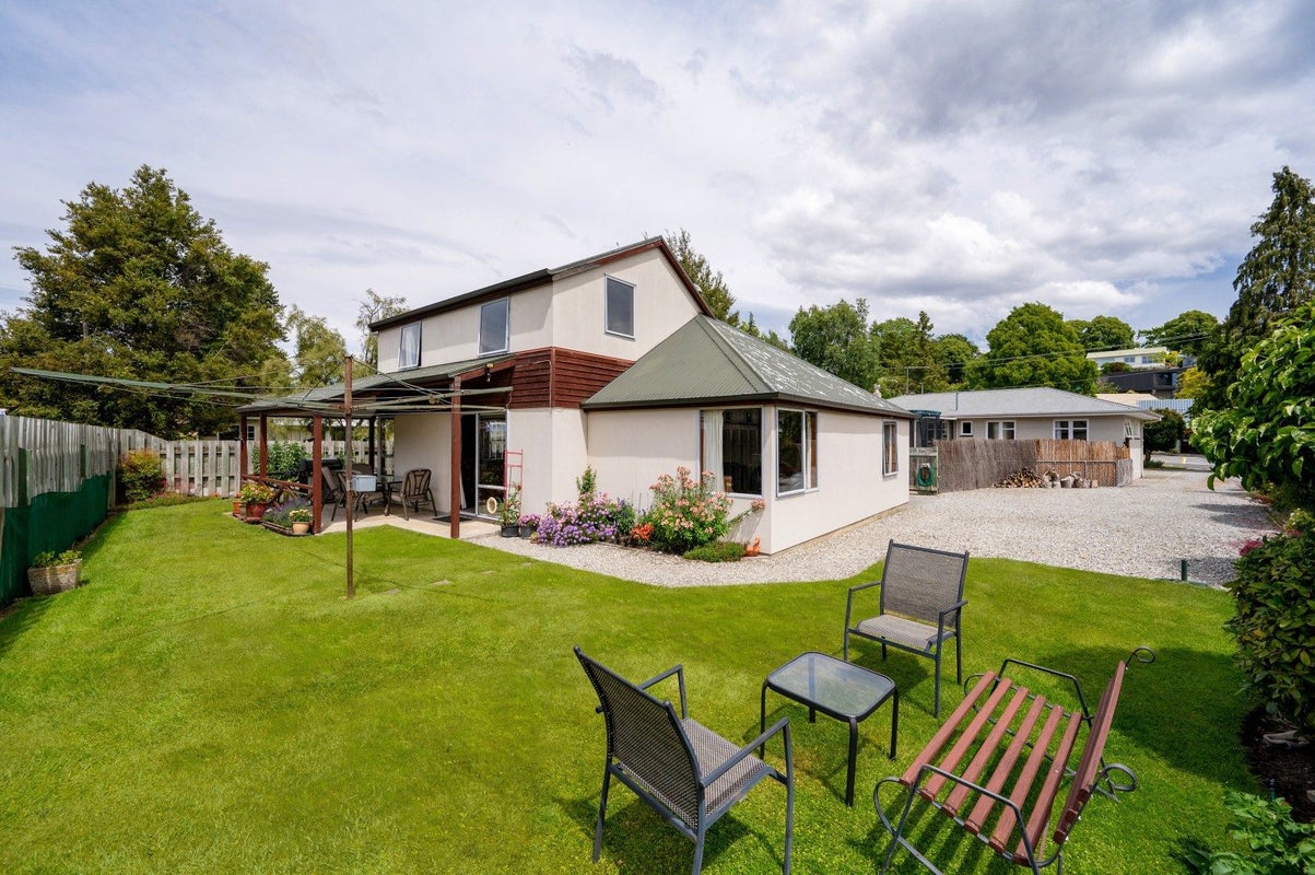 22 Russell Street, Wanaka - Carousel 2