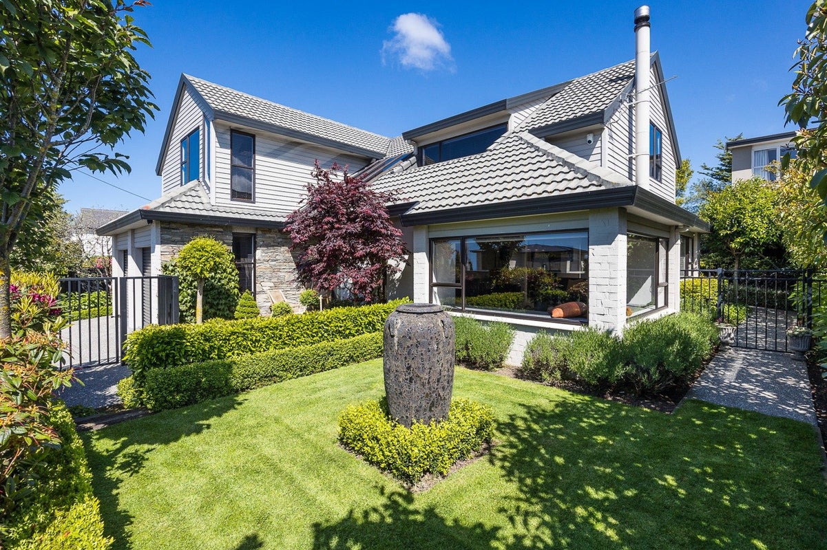 25 Granville Terrace, Belleknowes, Dunedin - Carousel 1