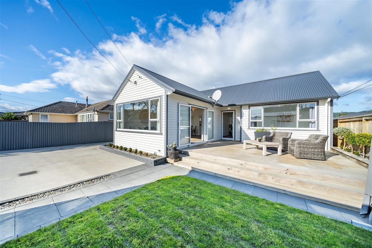 41 Tennyson Street, Trentham, Upper Hutt - Carousel 2