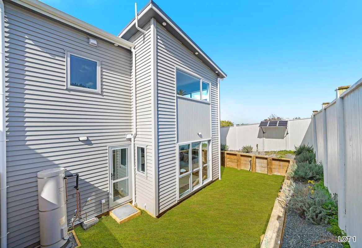 40 Estuary Road, Weymouth, Auckland - Carousel 1