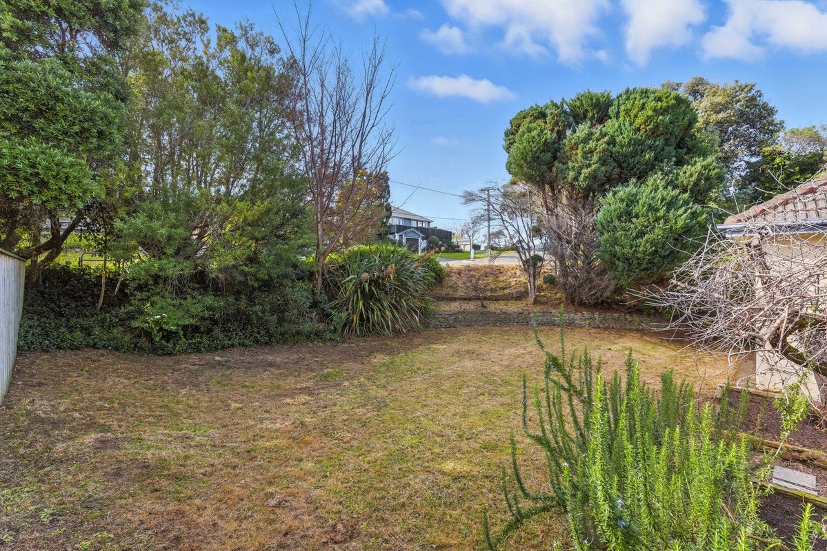 25 Weka Road, Raumati Beach, Paraparaumu - Carousel 24