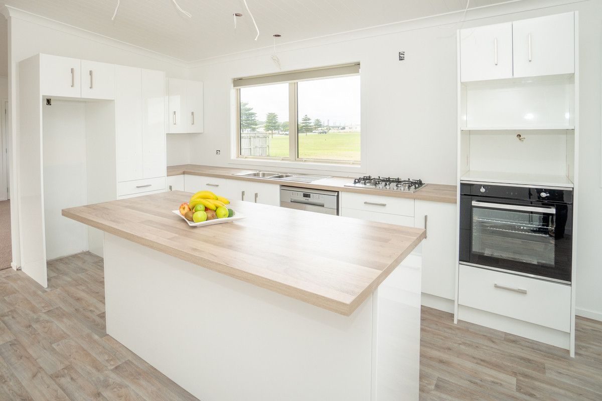 27 Hall Place, Foxton Beach, Foxton - Carousel 1