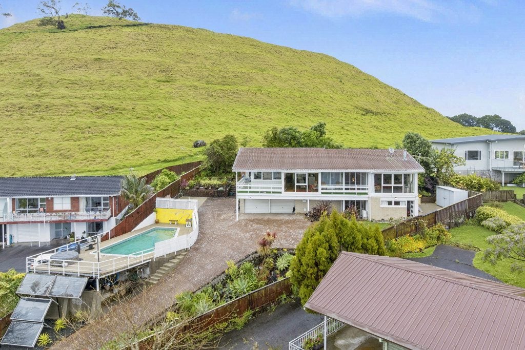 6 Conifer Lane, Mangere Bridge, Auckland - Carousel 1