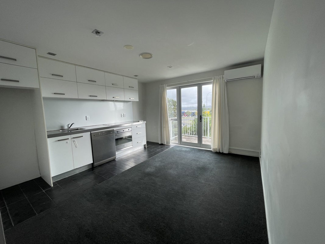 11/222 Albany Highway, Schnapper Rock, Auckland - Carousel 1