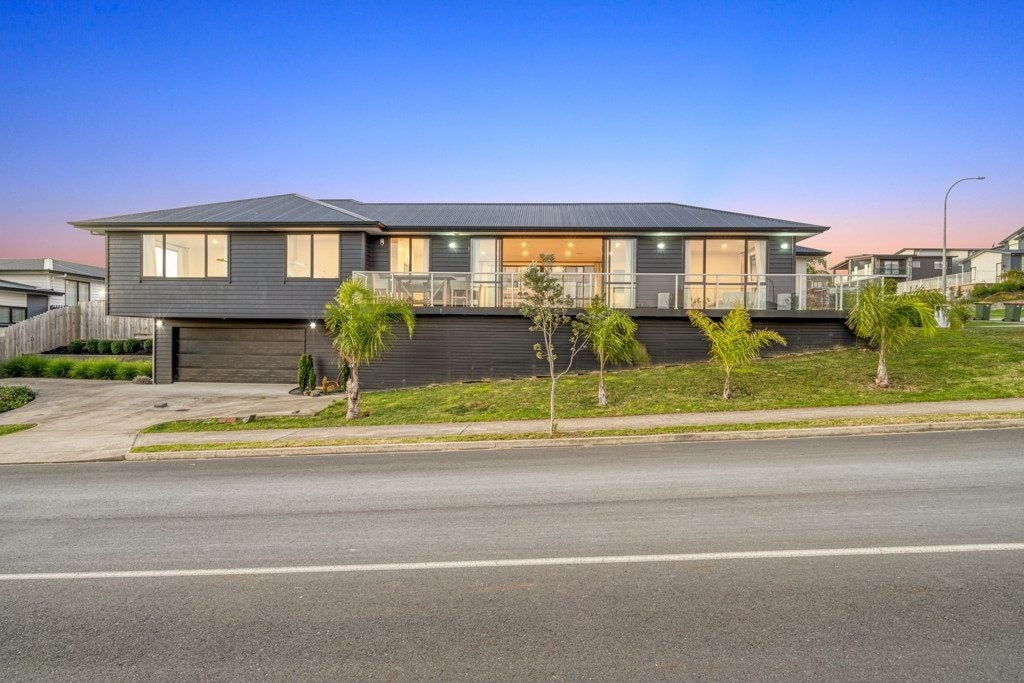 150 Ninth View Avenue, Beachlands, Auckland - Carousel 2