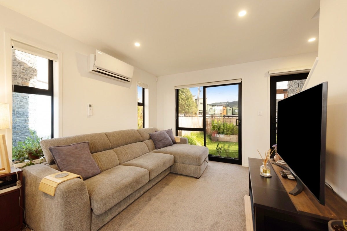 2/3 Johnston Grove, Taita, Lower Hutt - Carousel 2