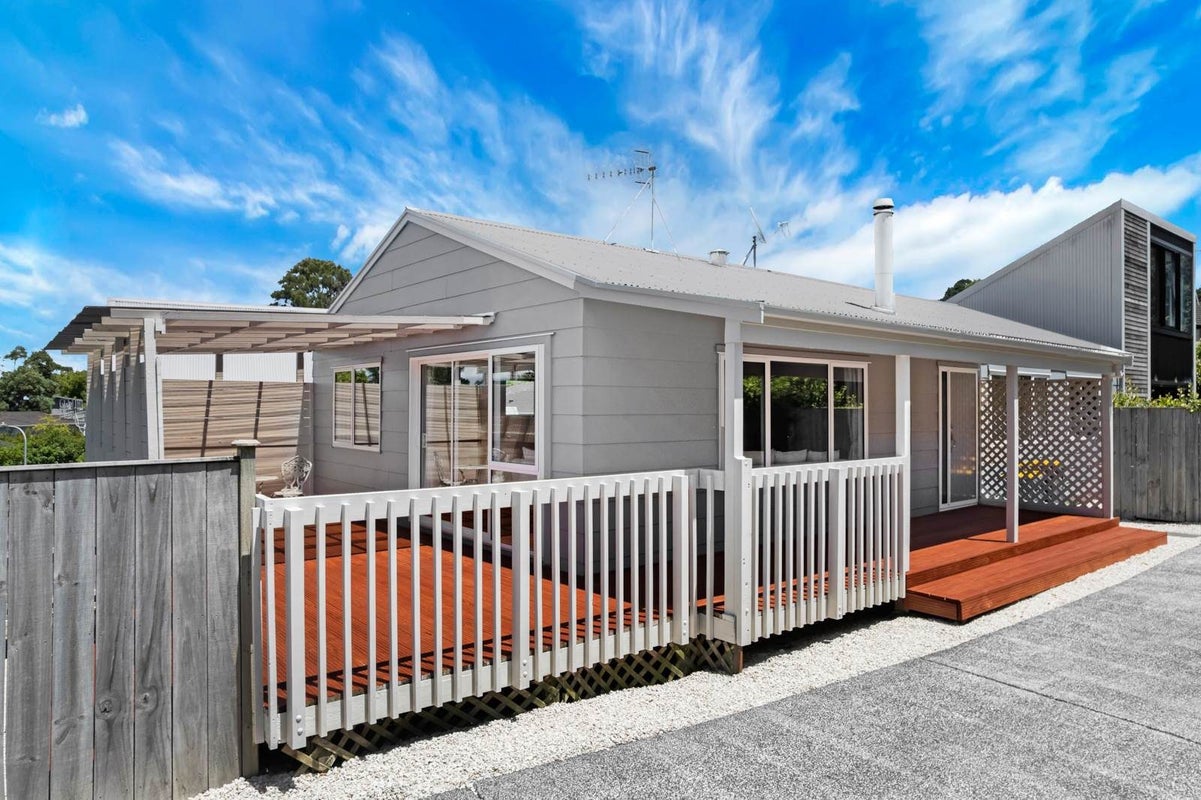 3 Regency Place, Sunnynook, Auckland - Carousel 1