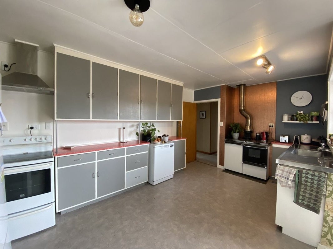 17 Lybster Street, Blenheim - Carousel 2
