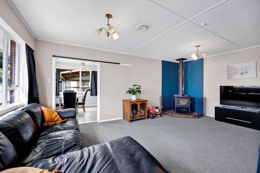 44 Oberon Street, Stratford, Stratford - Carousel 2