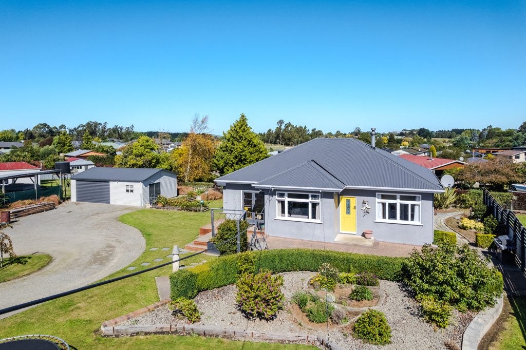 38 Charles Street, Weston, Oamaru - Carousel 1