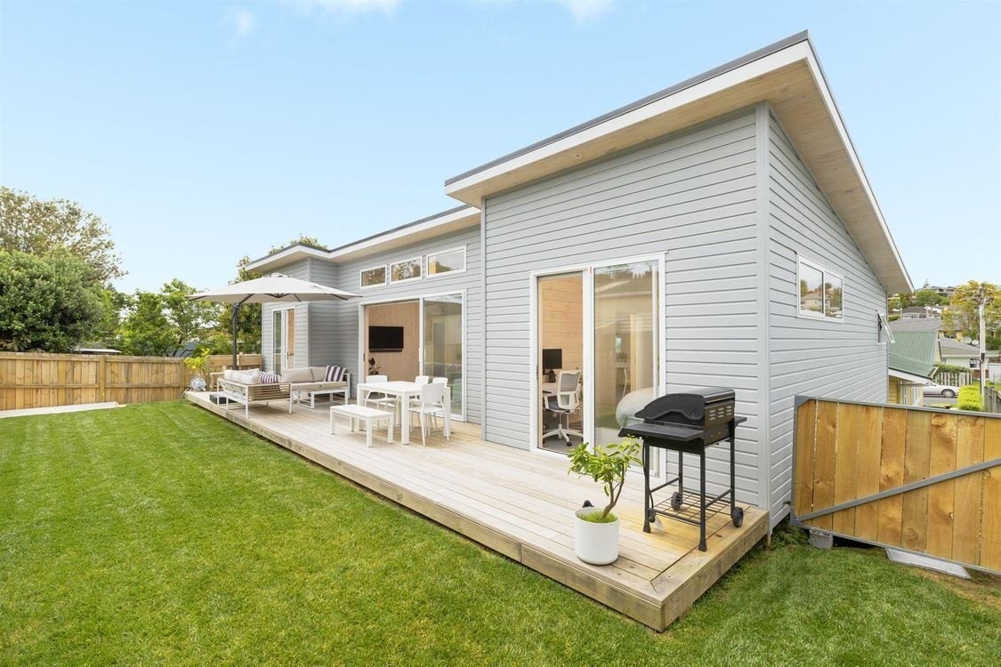 7B Sharyn Place, Brookfield, Tauranga - Carousel 1