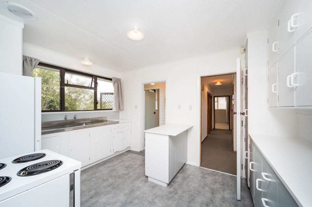 64 Highbury Avenue, Highbury, Palmerston North - Carousel 2