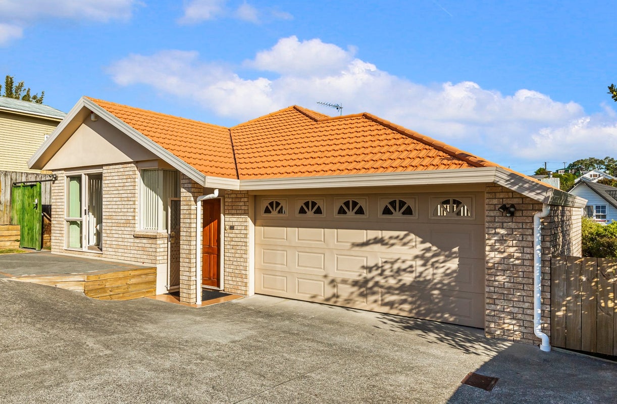 8B Kinross Street, Blockhouse Bay, Auckland - Carousel 1