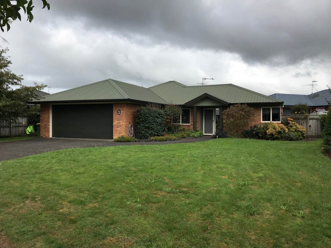 13 Cloverlea Place, Pukekohe, Pukekohe - Carousel 1