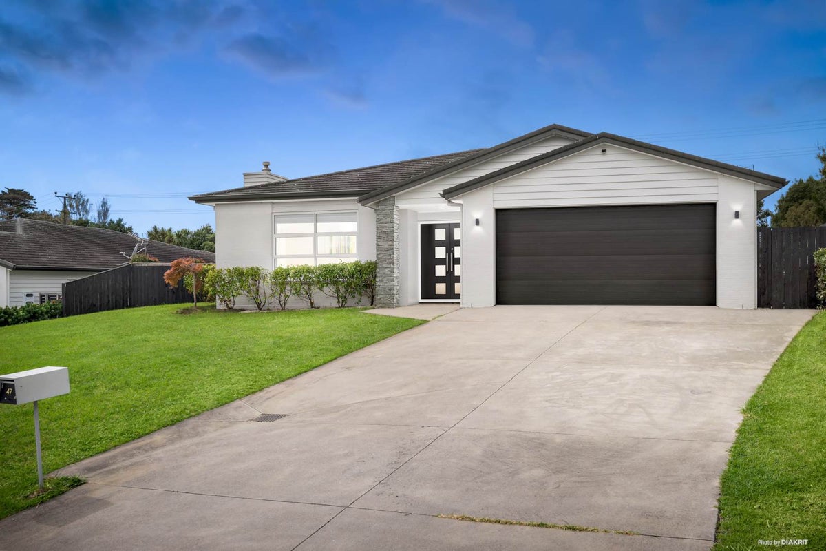 47 Liberty Crescent, Beachlands, Auckland - Carousel 1
