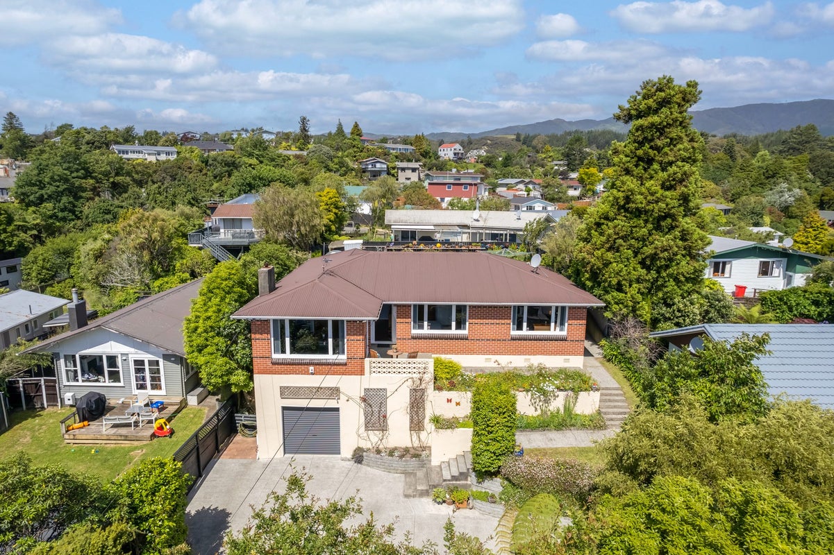 1304 Fergusson Drive, Brown Owl, Upper Hutt - Carousel 22