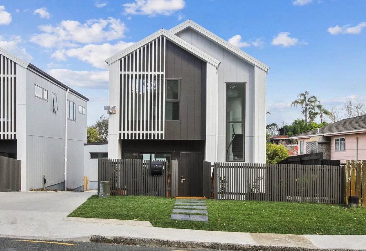7A Rehia Road, Massey, Auckland - Carousel 1