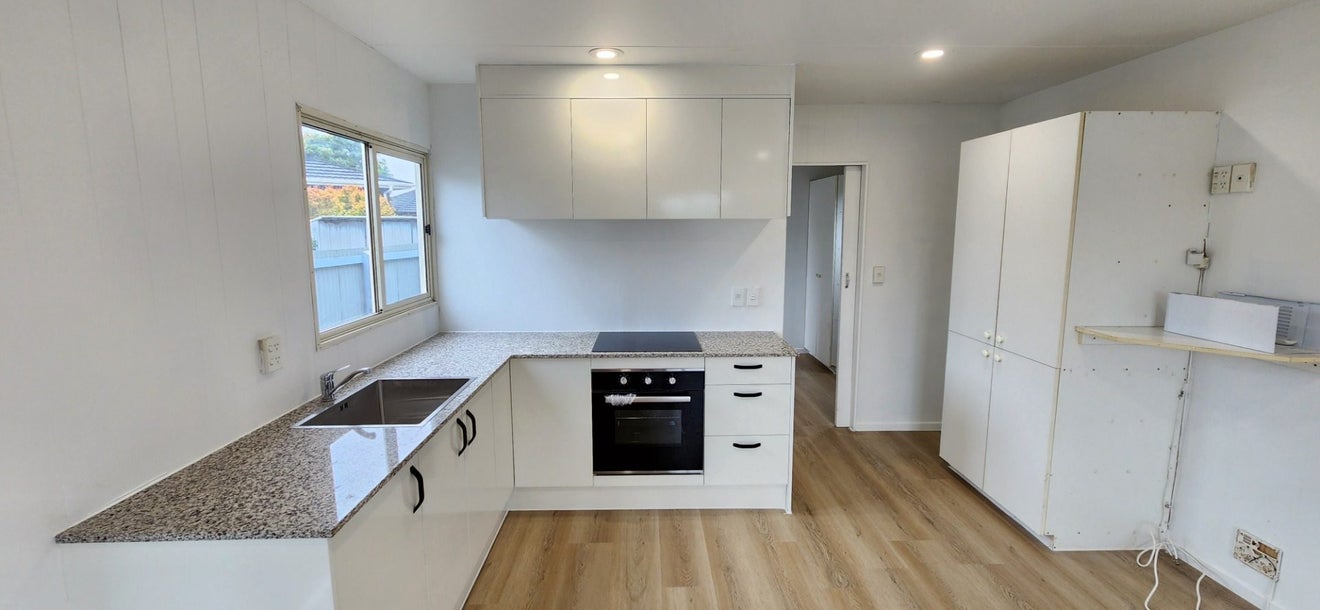9 Mahoe Street, Strandon, New Plymouth - Carousel 2