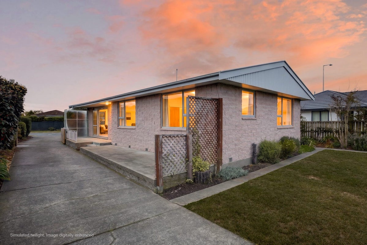 3 Royal Park Drive, Parklands, Christchurch - Carousel 1