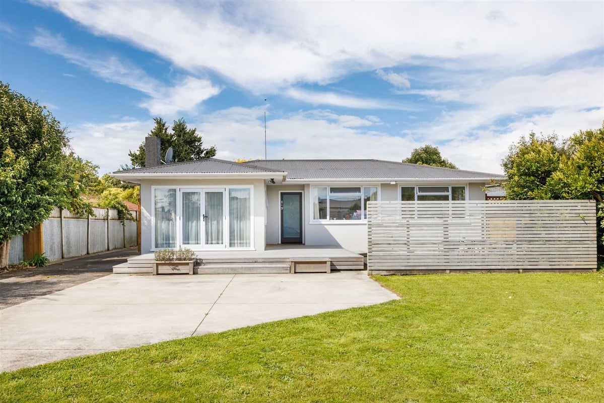 9 Kingston Street, Awapuni, Palmerston North - Carousel 20