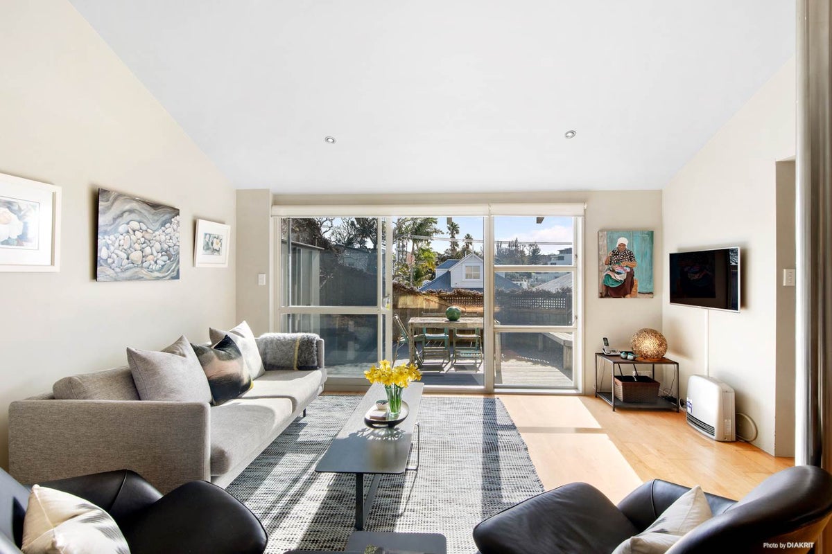 13 Ireland Street, Freemans Bay, Auckland - Carousel 2