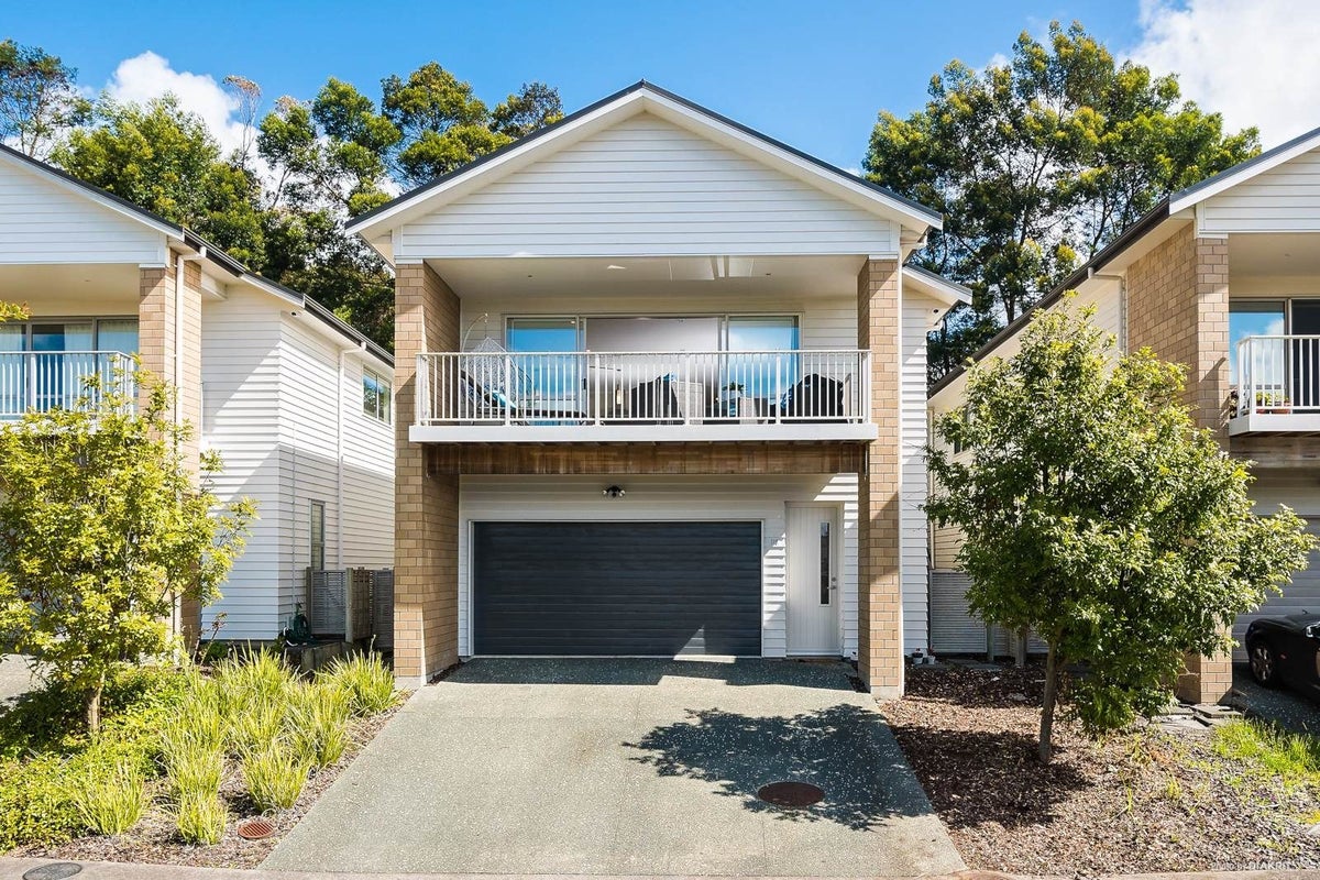 11B Nimstedt Avenue, Oteha, Auckland - Carousel 1