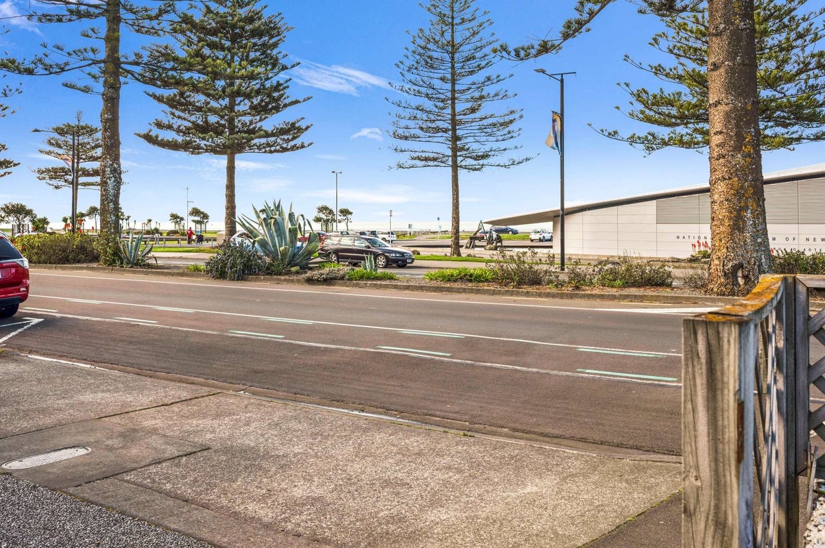 477 Marine Parade, Napier South, Napier - Carousel 2