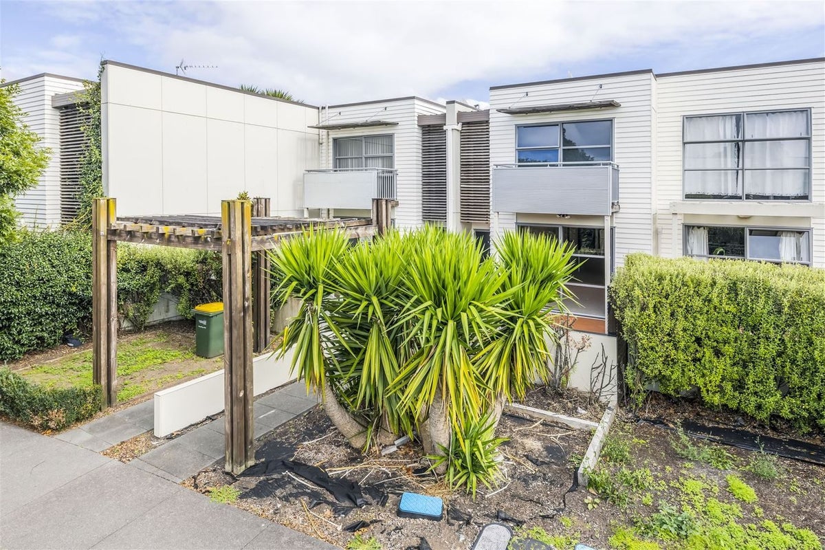 11 The Track, Takanini, Auckland - Carousel 1