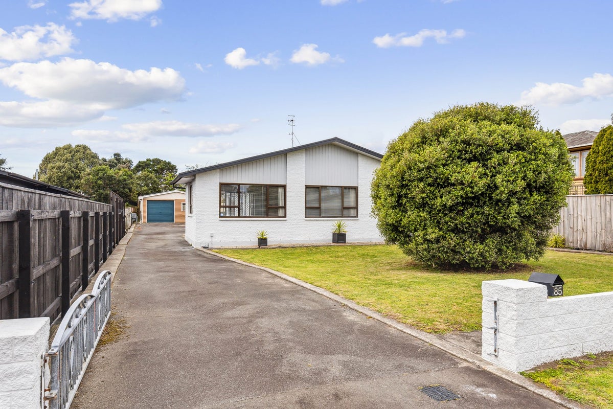 85 Martin Road, Paraparaumu Beach, Paraparaumu - Carousel 1