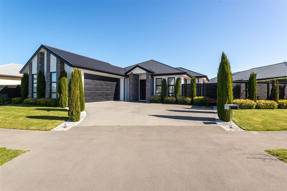 12 Vale Terrace, Wigram, Christchurch - Carousel 1