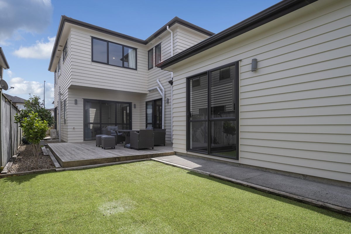25 Quattro Avenue, Flat Bush, Auckland - Carousel 2