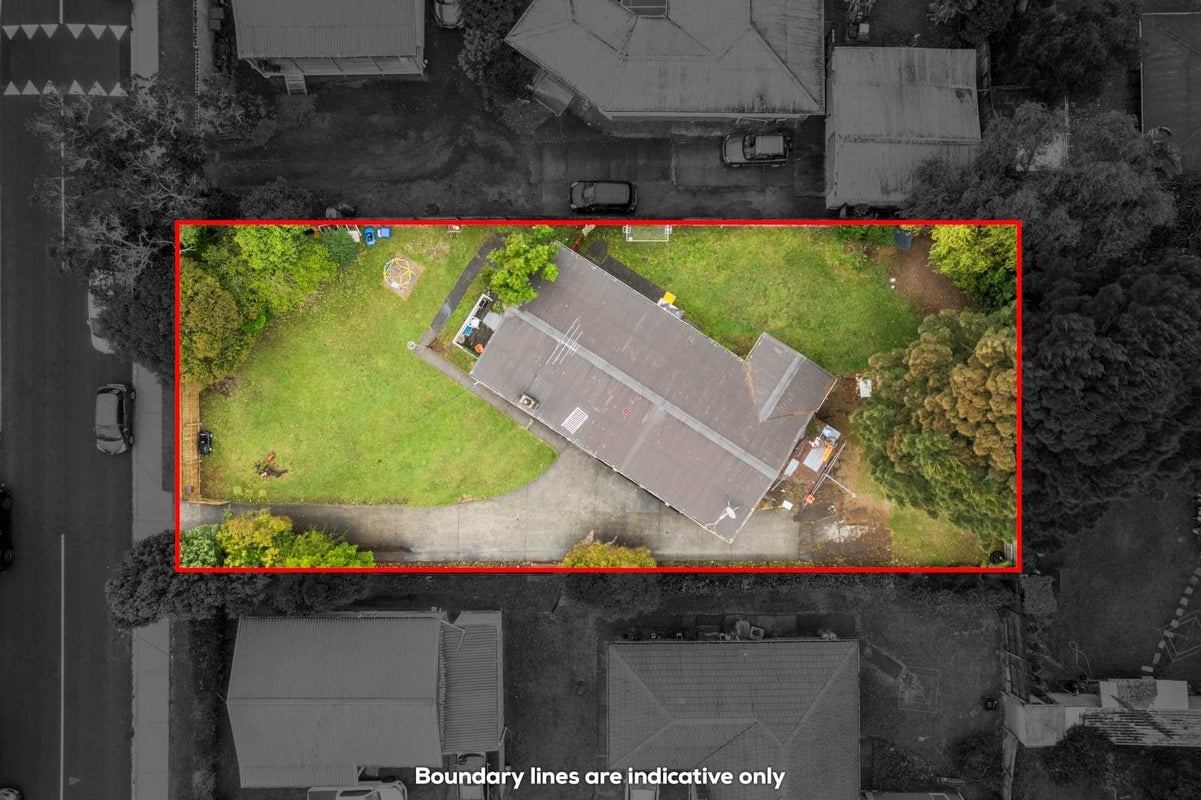 6 Fairdene Avenue, Henderson, Auckland - Carousel 1