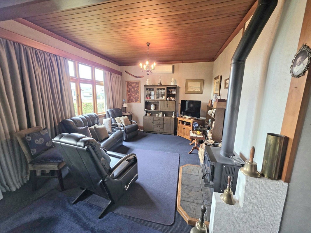 11 Conway Street, Oamaru North, Oamaru - Carousel 2