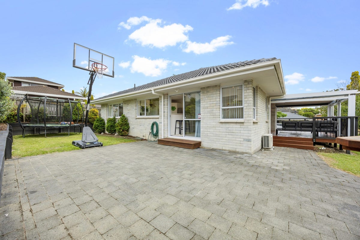26 Cherub Place, West Harbour, Auckland - Carousel 2