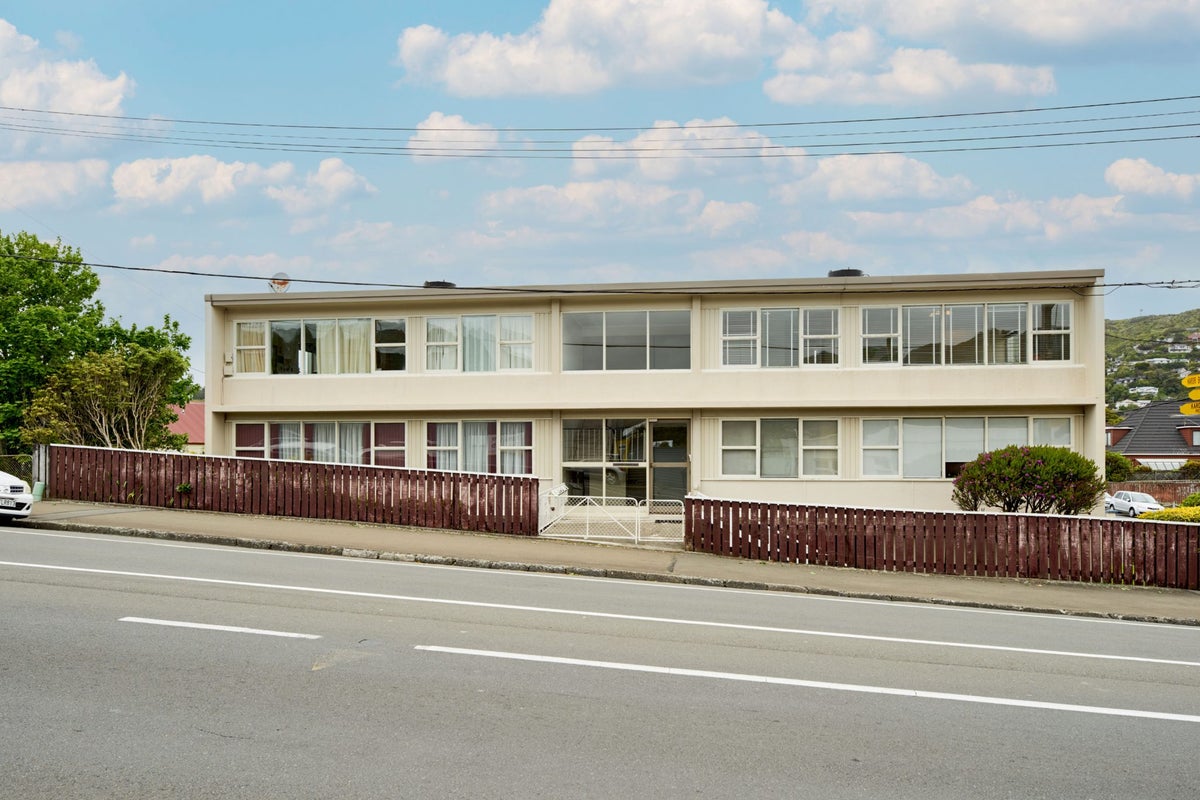 229 Karori Road, Karori, Wellington - Carousel 1