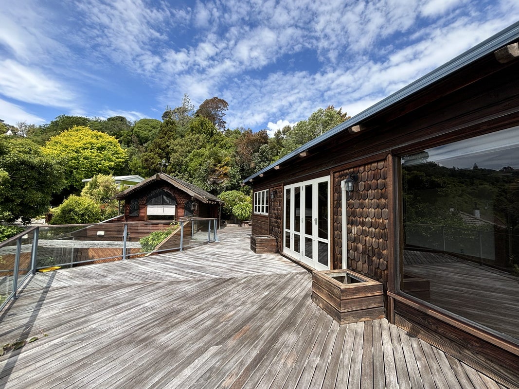4 Grenville Terrace, Moana, Nelson - Carousel 2