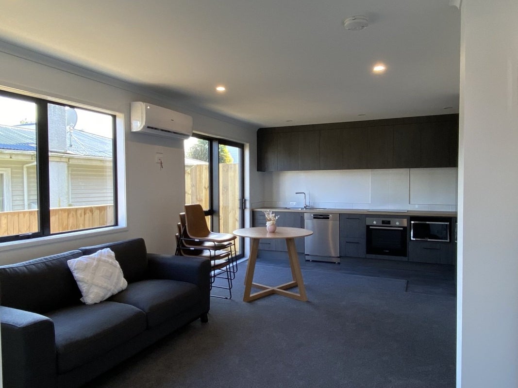 1/30 Cameron Road, Hamilton East, Hamilton - Carousel 2