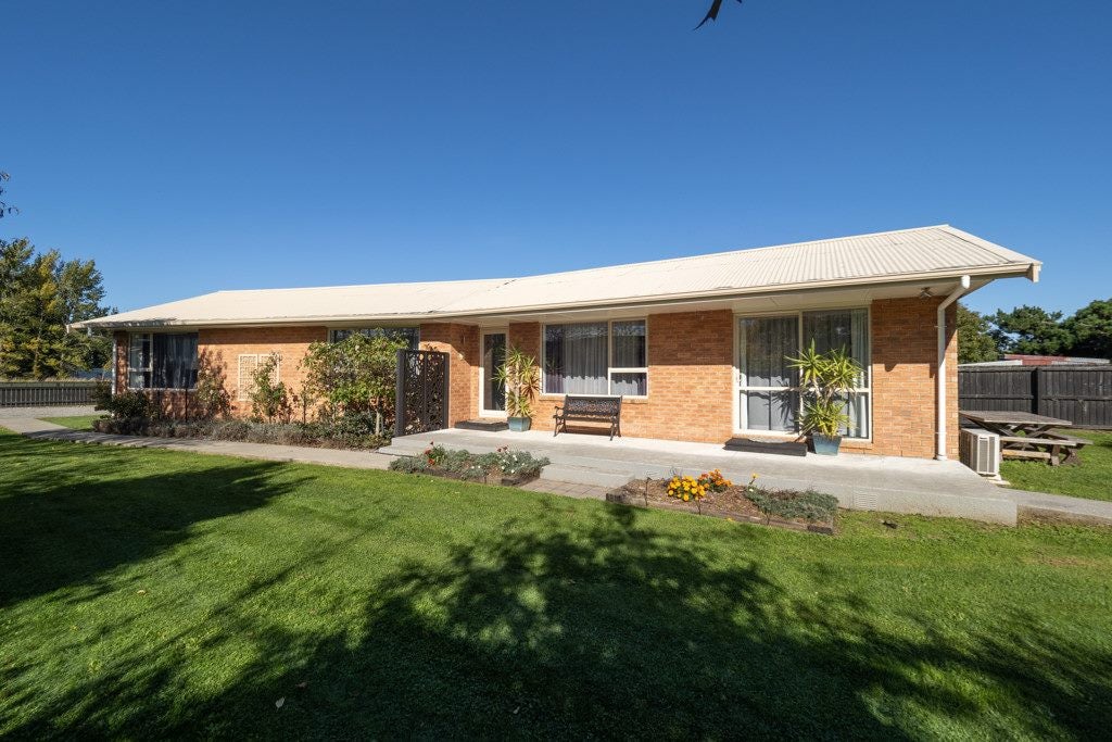 40 MALDON STREET, CHERTSEY, ASHBURTON - Carousel 2