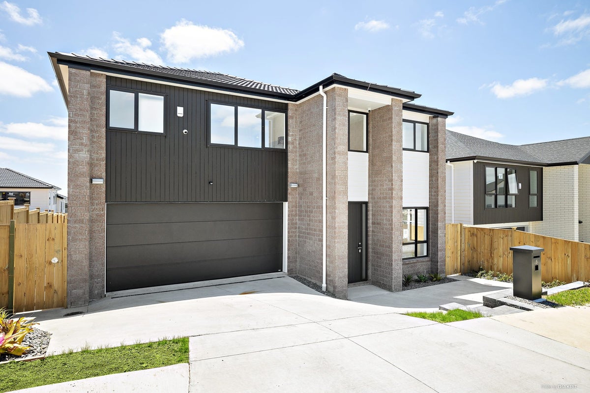 5 Tiro Street, Flat Bush, Auckland - Carousel 1