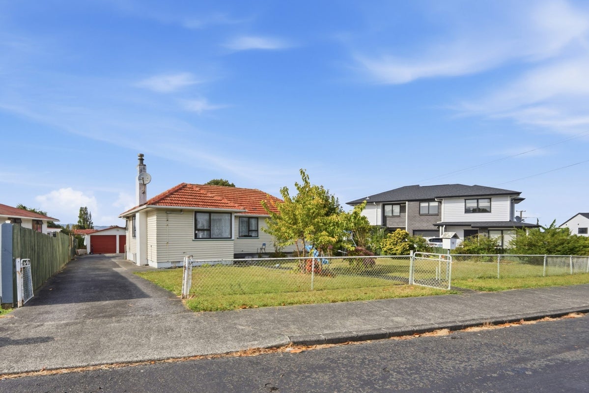 13 Ellen Street, Manurewa East, Auckland - Carousel 2