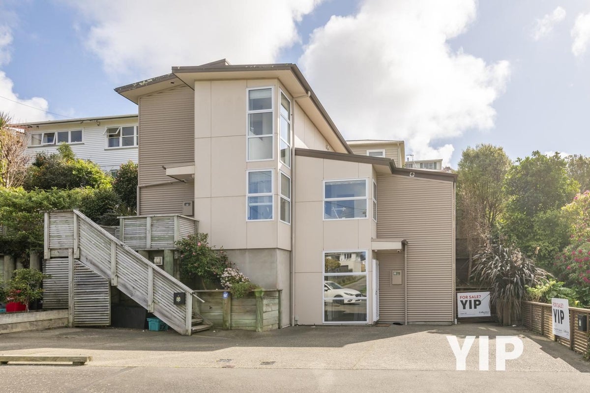 8B Hollies Crescent, Johnsonville, Wellington - Carousel 1