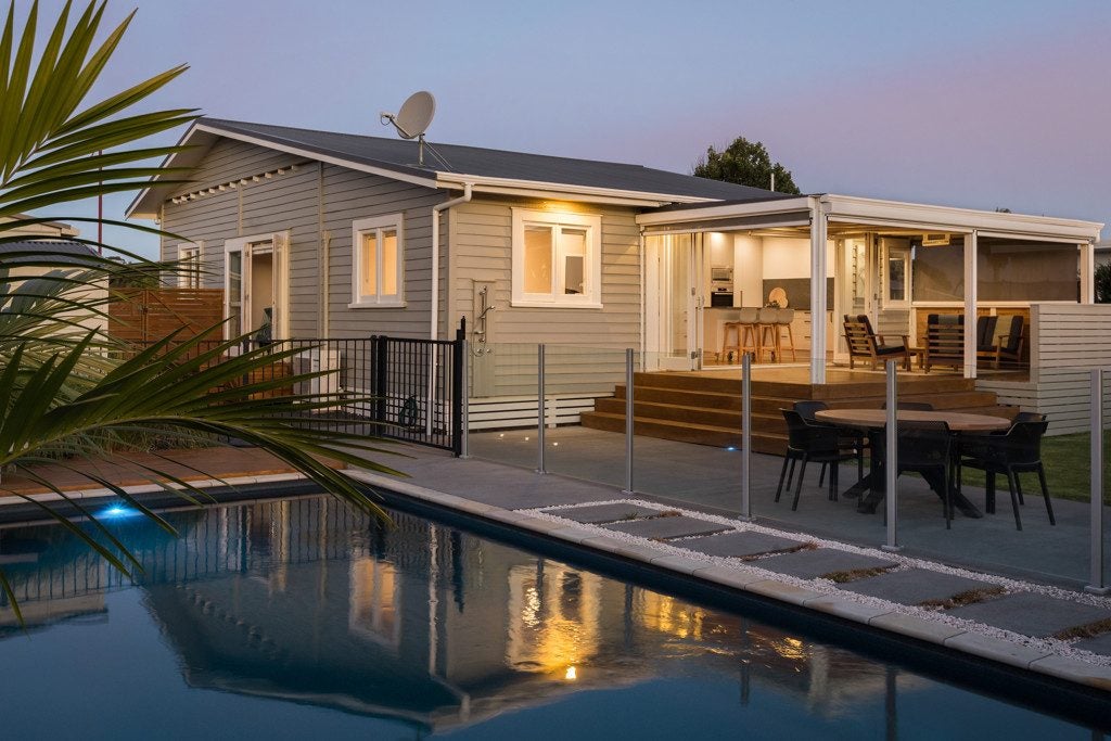12 Sandleigh Drive, Athenree, Waihi Beach - Carousel 1