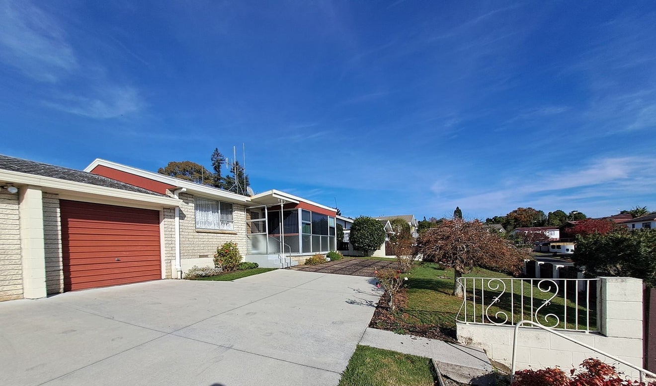 7A Hyde Avenue, Nawton, Hamilton - Carousel 21