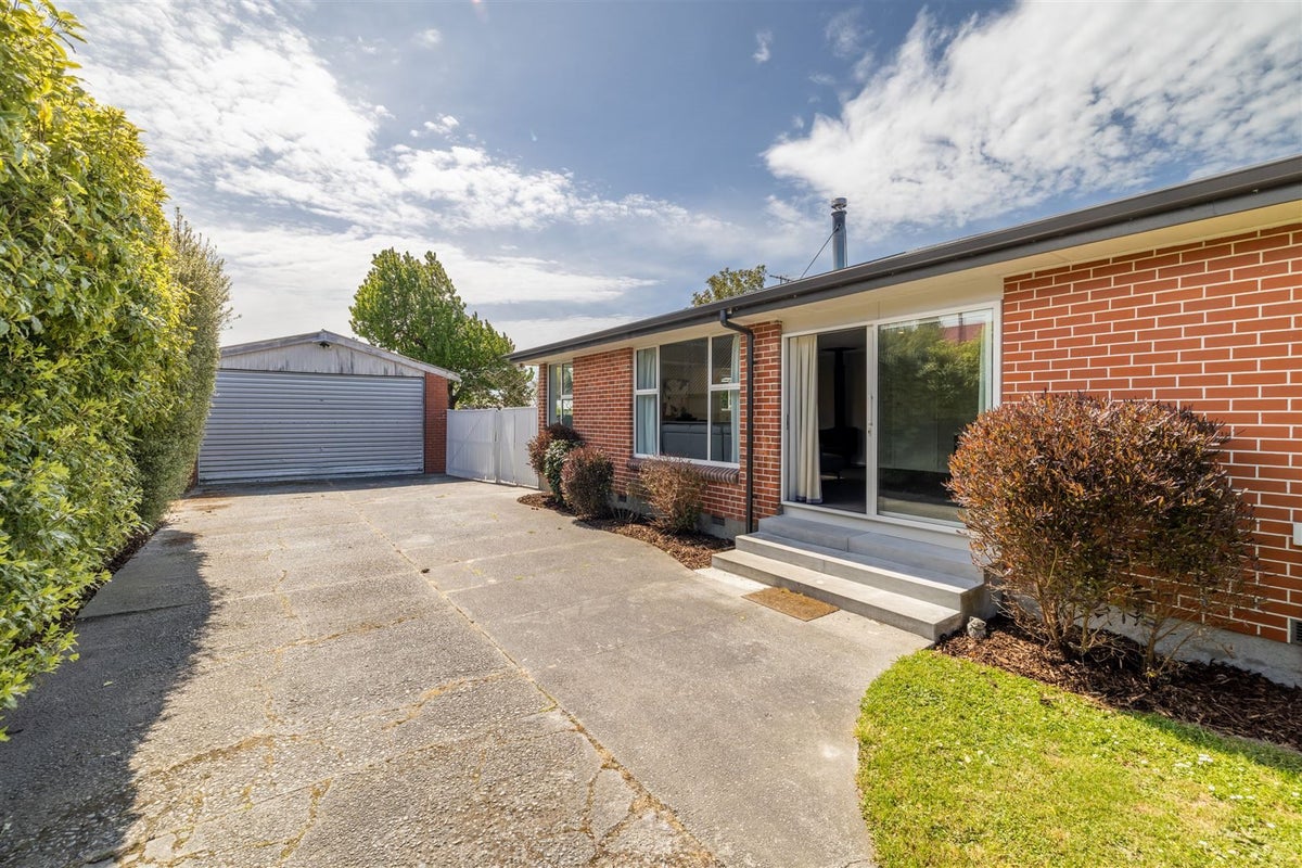 16 Staveley Street, Avonhead, Christchurch - Carousel 2